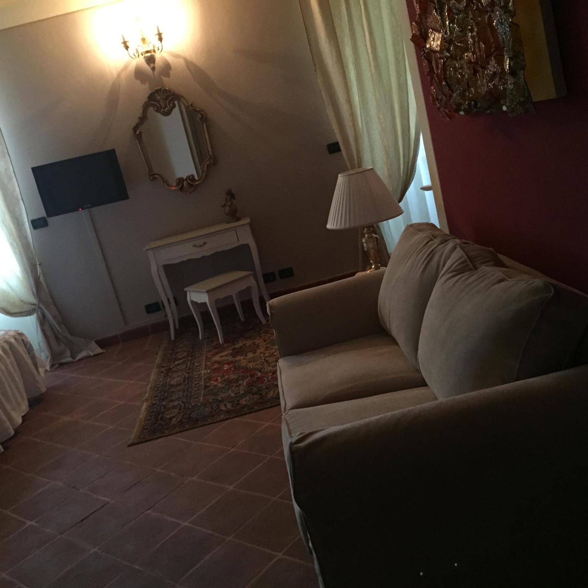 La Foresteria Del Castello - Wellness Hotel In Dimora Storica CastellʼAlfero Oda fotoğraf