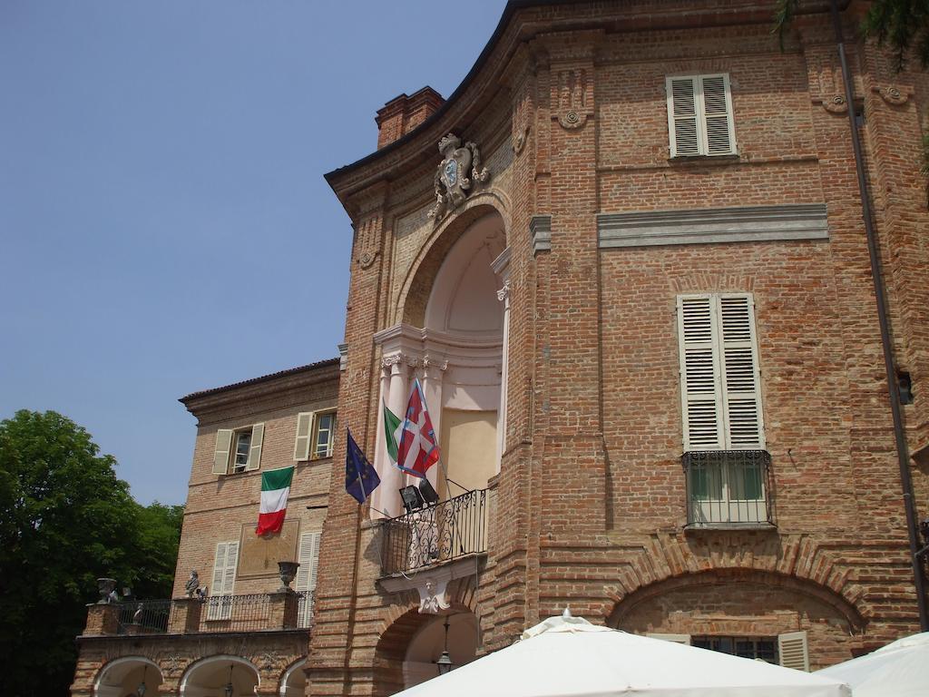 La Foresteria Del Castello - Wellness Hotel In Dimora Storica CastellʼAlfero Dış mekan fotoğraf