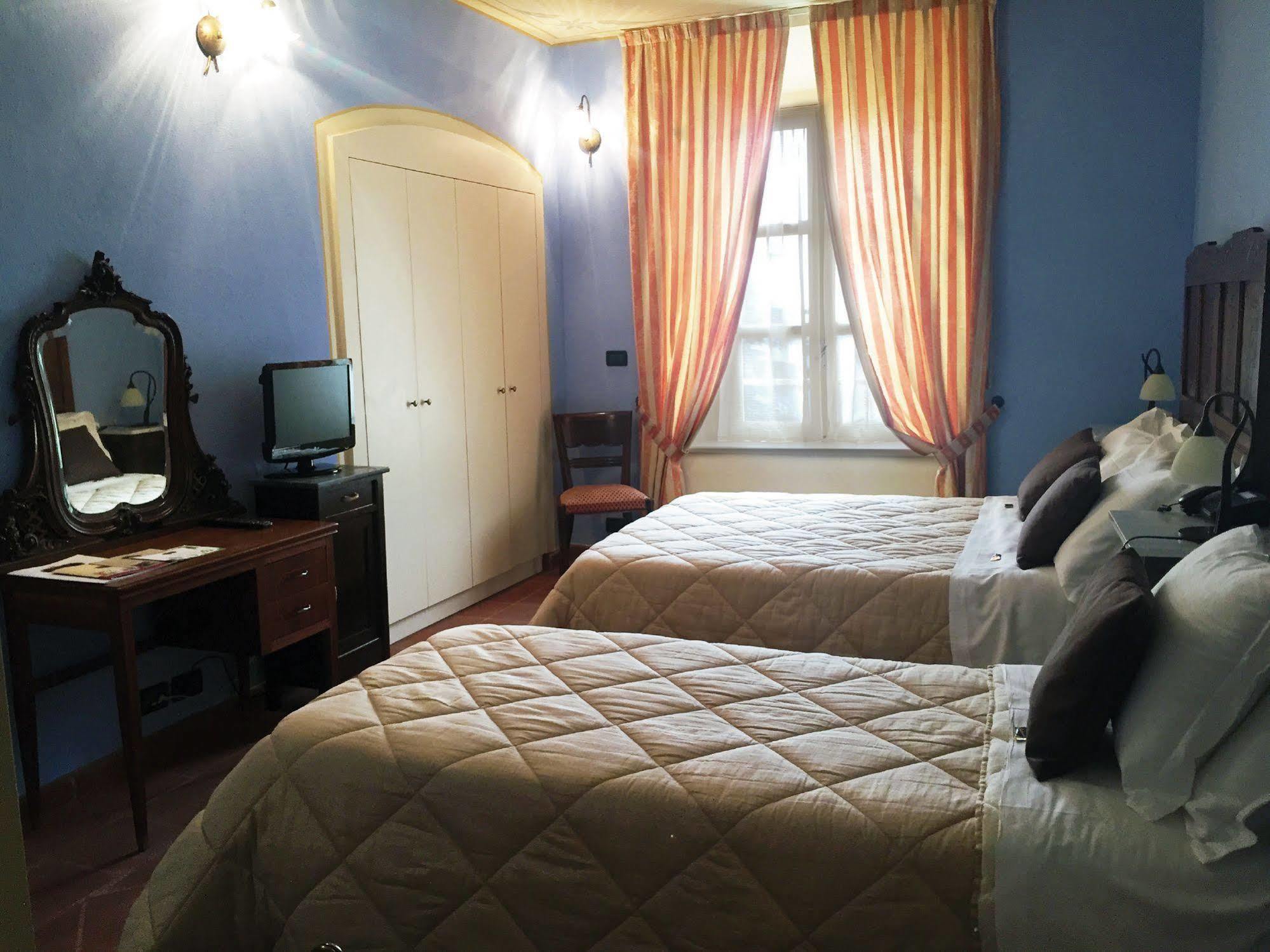 La Foresteria Del Castello - Wellness Hotel In Dimora Storica CastellʼAlfero Dış mekan fotoğraf
